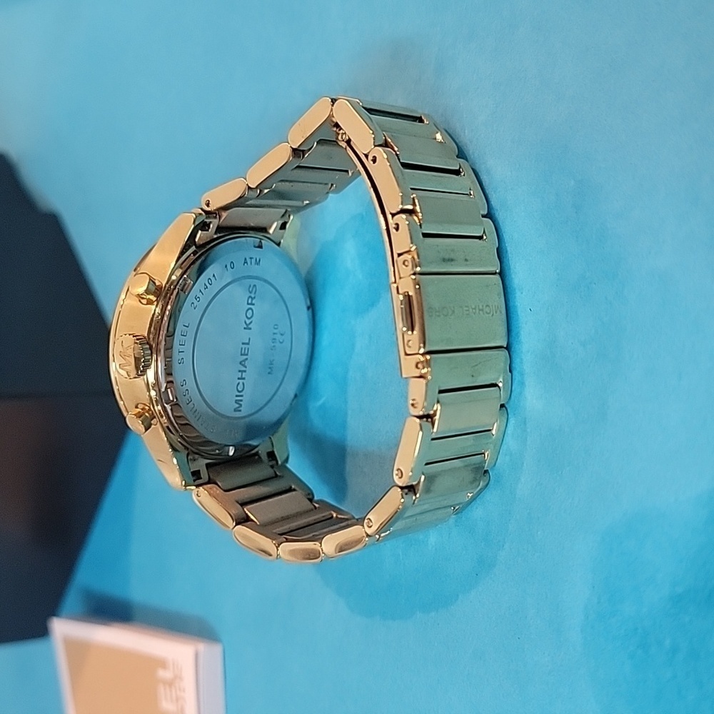 Michael Kors Rose Gold Watch - Picture 7 of 16